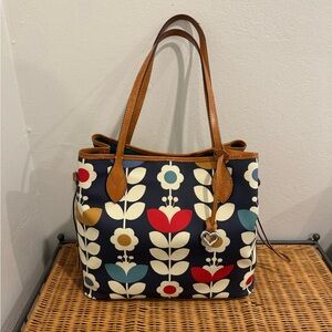 Brighton Newberry Purse in mint condition!